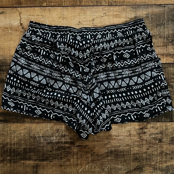 Black and White Patterned Women's Shorts - Picture 2 of 5